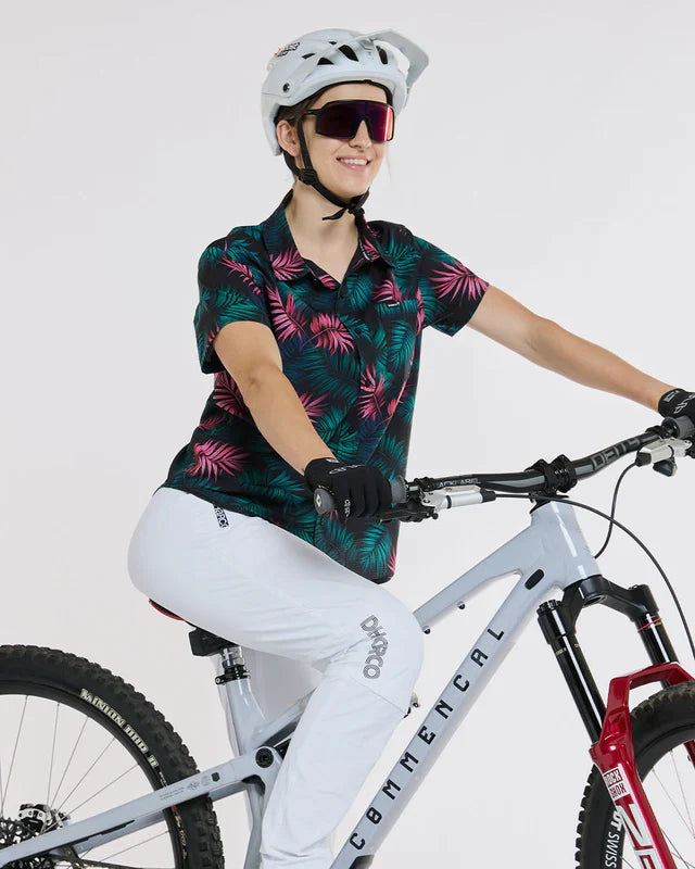 חולצת רכיבה קצרה נשים Tech Party l Dark Fern - DHaRCO