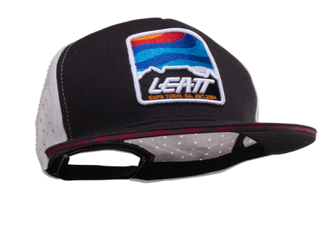 כובע Leatt Tech BlkWht